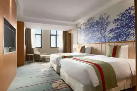 Ramada by Wyndham - 4