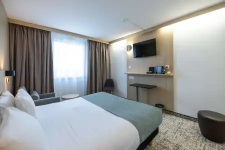 Sure by Best Western Bordeaux Lac - 55