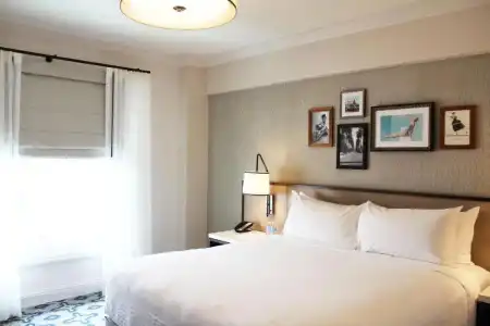 La Valencia - 50