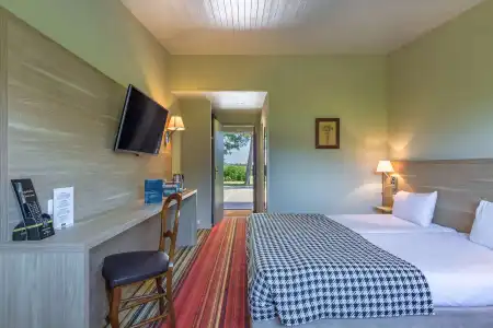KYRIAD PRESTIGE BEAUNE - Le Panorama - 39