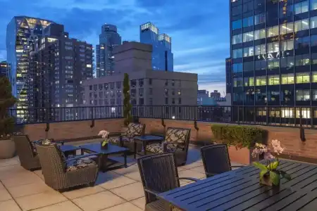 The Manhattan Club - 37