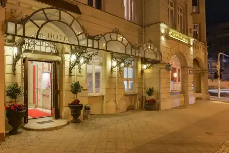 AltstadtAm Theater - 0