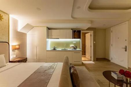 Golden Tree & Apartment - 65
