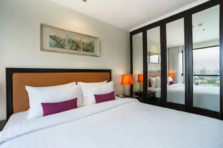 Bandara Silom Suites - 4