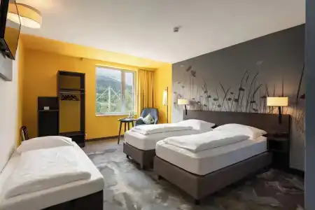 4 Rest - 6