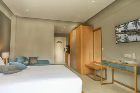 Royal and Suites - 14