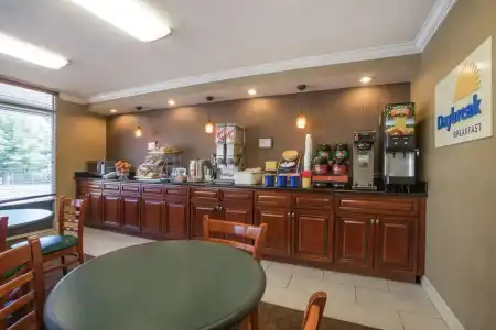 Red Roof Inn Baltimore - 22