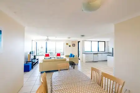Burgess @ Kings Beach Apartments - 32
