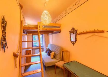 Lollis Homestay - Hostel - 75