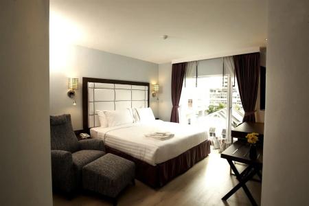 Sukhumvit Suites - 23
