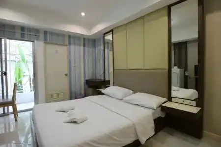 Ben Place - 6