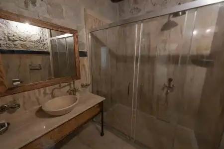 Sarnich Cave Suites - 85