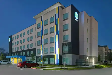 Tru by Hilton Austin Airport, TX - 7