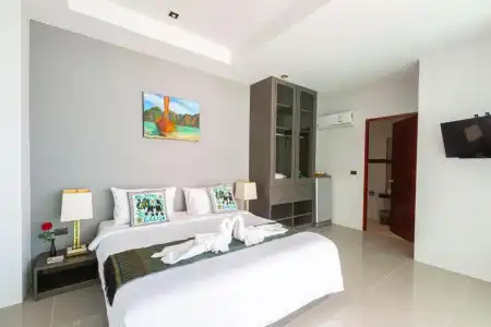 Rossarin Sea View Patong - 45