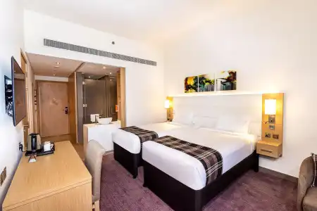 Premier Inn Dubai Dragon Mart - 41