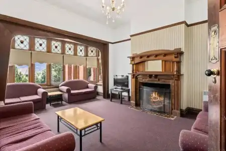 Riverfront Motel & Restaurant - 135