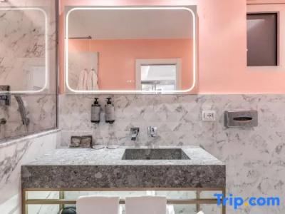 Relais Trevi 95 Boutique - 74