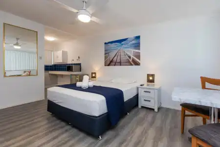 Montego Mermaid Beach Motel - 41
