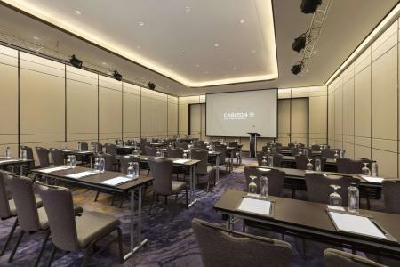 Carlton Bangkok Sukhumvit - 33