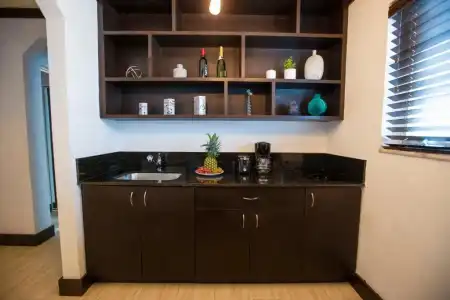 Lincoln Arms Suites - 37