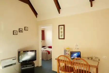 Bavarian Motel - 5