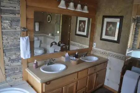 Elkwood Manor Bed & Breakfast - 6