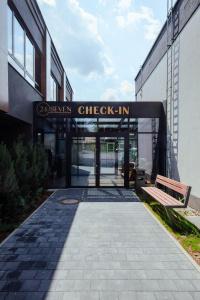 24Seven Schwabach - 1