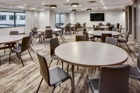 DoubleTree by Hilton & Suites Jersey City - 21