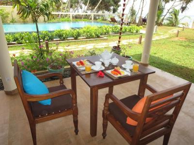 Lanka Beach Bungalows - 19