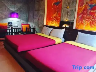 Pak Ping Ing Tang Boutique - 10
