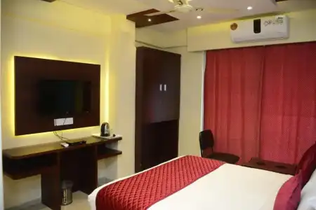 OYO 71452 Malad Grand - 21