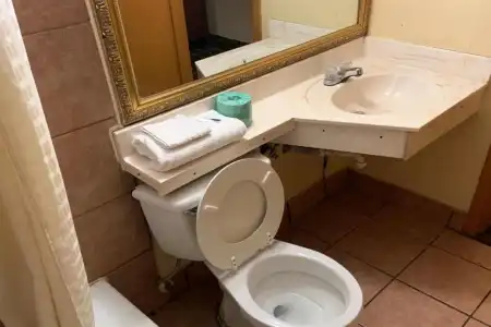 Real Value Inn - 7