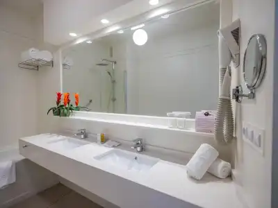 Ons Oceanfront - Adults Only - 8