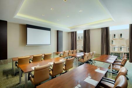 DoubleTree by Hilton Doha - Al Sadd - 17