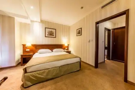 Ramada & Suites by Wyndham Bucharest North - 34
