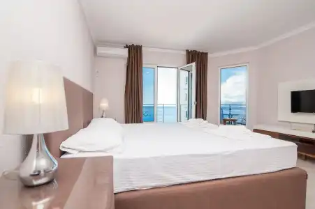 Open Sea Luxury Apartments - 44