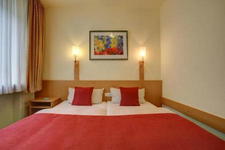 am Schlosspark , Wiesbaden - 25