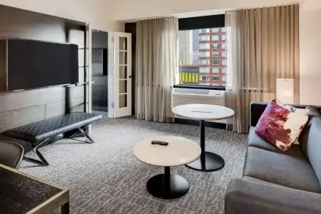 DoubleTree by Hilton & Suites Jersey City - 61