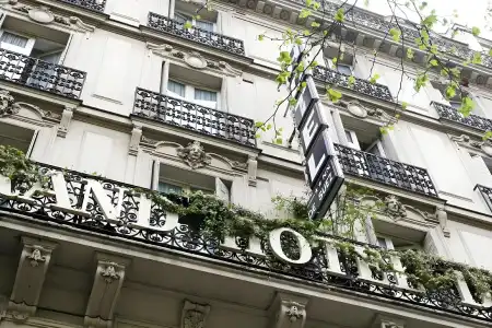 Hôtel de Suez - 12