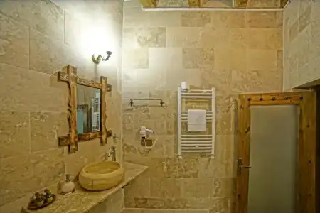 Risus Cave Suites - 28