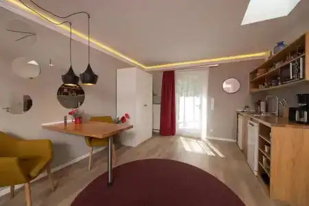 Little Suite Apartments - 2