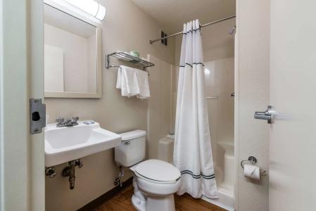 Suburban Studios Winston Salem-University Parkway - 9