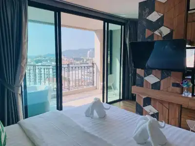 Sky Wave Patong - 36