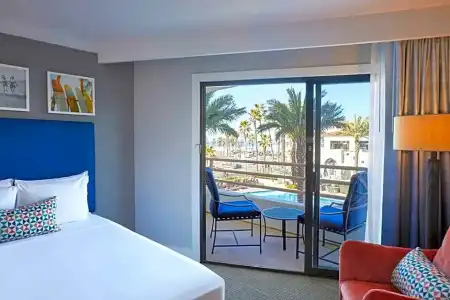 The Waterfront Beach Resort, A Hilton - 271