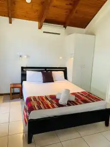 Airlie Beach Apartments - 43