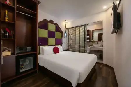 Vision Premier & Spa - 85