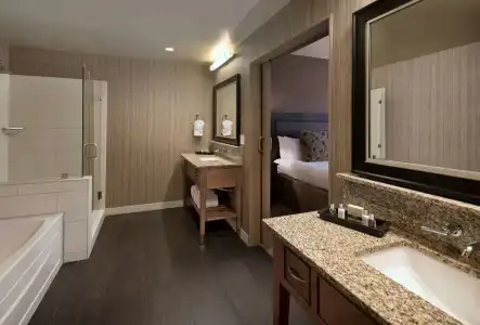 Jamaica Bay Inn Marina Del Rey,Tapestry Collection by Hilton - 8