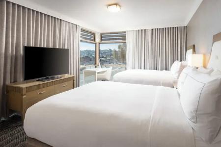 DoubleTree by Hilton San Diego Bayside - 174