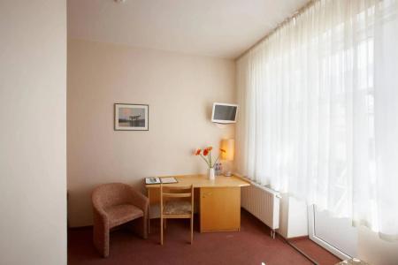 Edvards - 15