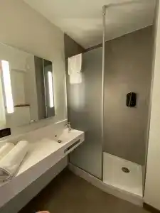 B&B Clermont-Ferrand A71-A75 la Méridienne - 9